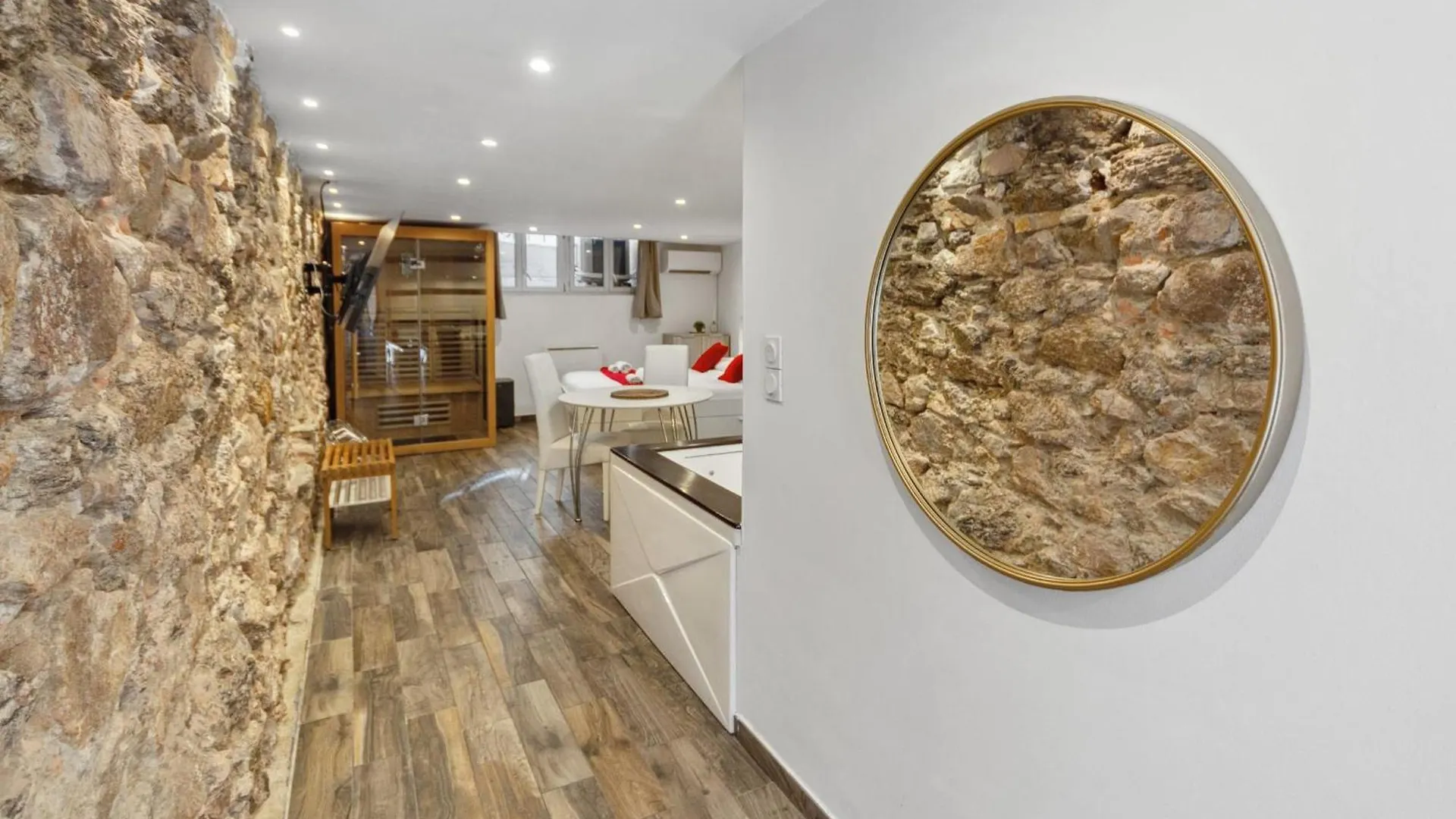 La Suite Confidentielle - Balneo - Sauna - Hypercentre - Ac كان 0*,  فرنسا