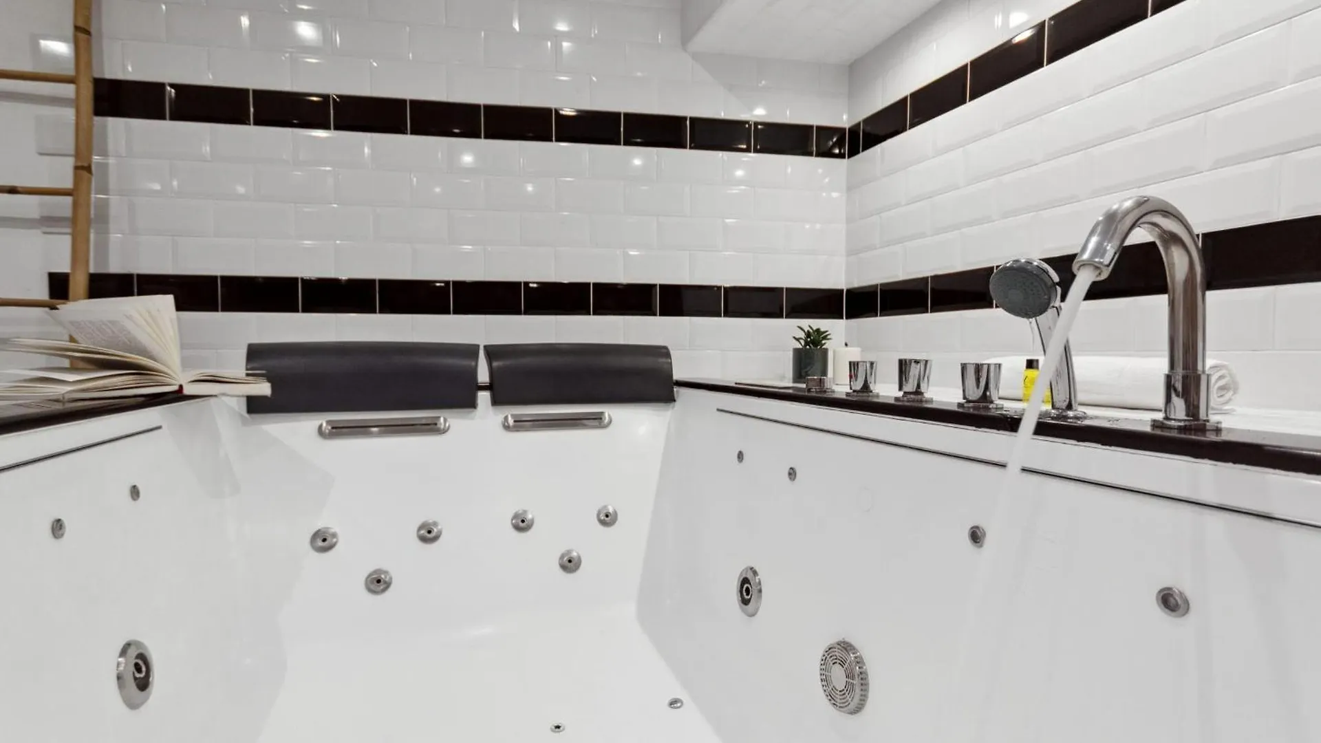شقة La Suite Confidentielle - Balneo - Sauna - Hypercentre - Ac كان