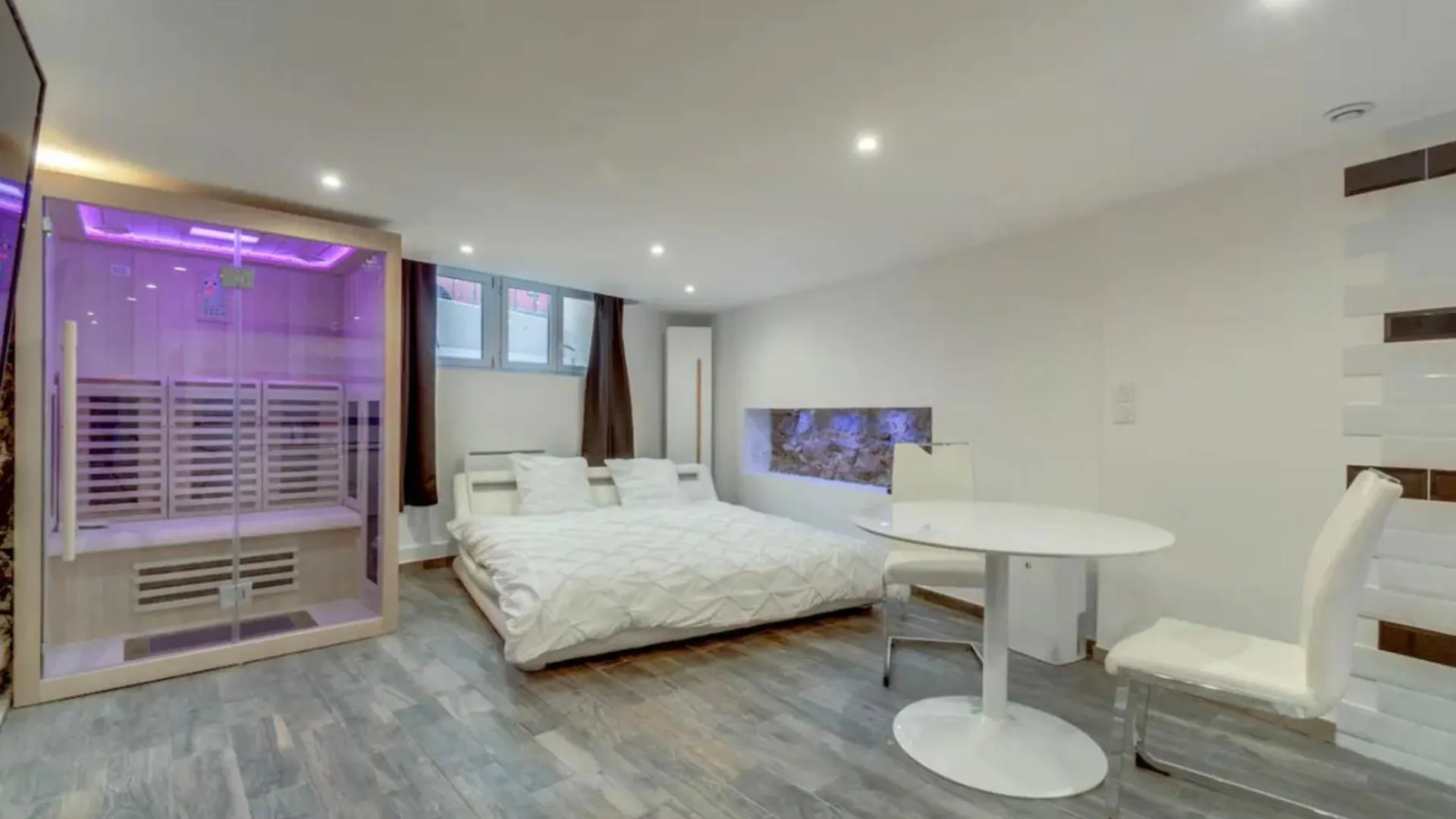 La Suite Confidentielle - Balneo - Sauna - Hypercentre - Ac Cannes 0*,  France